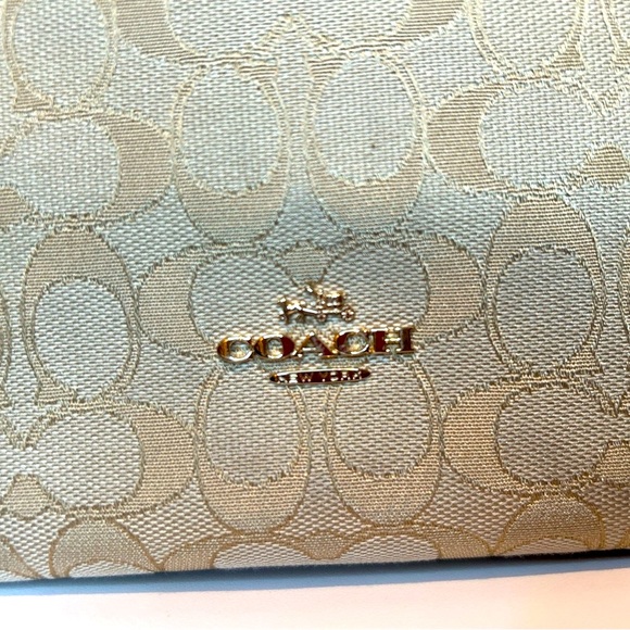 Beautiful Coach handbag in excellent like new condition - Picture 3 of 10